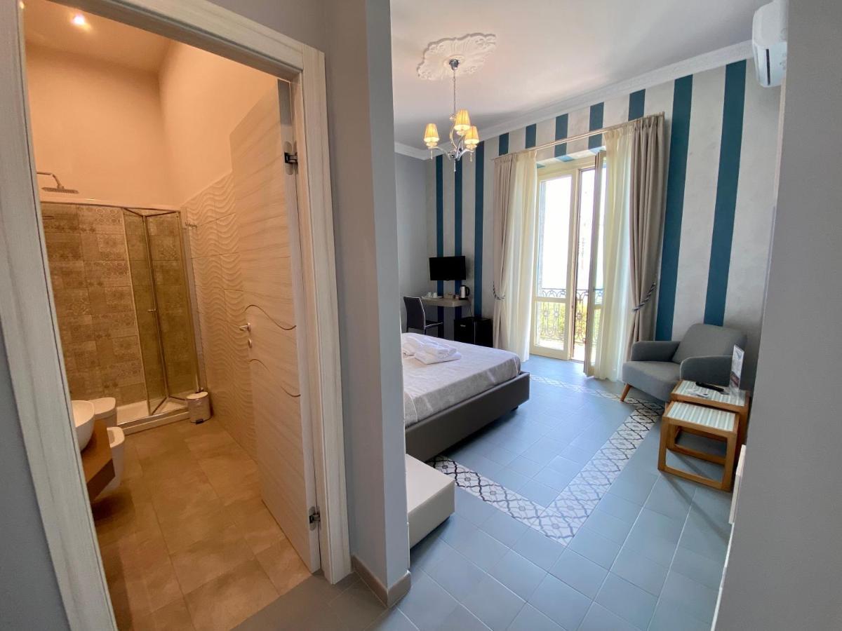 Dimora Le Pietre Del Mare Hotell Pizzo  Exteriör bild