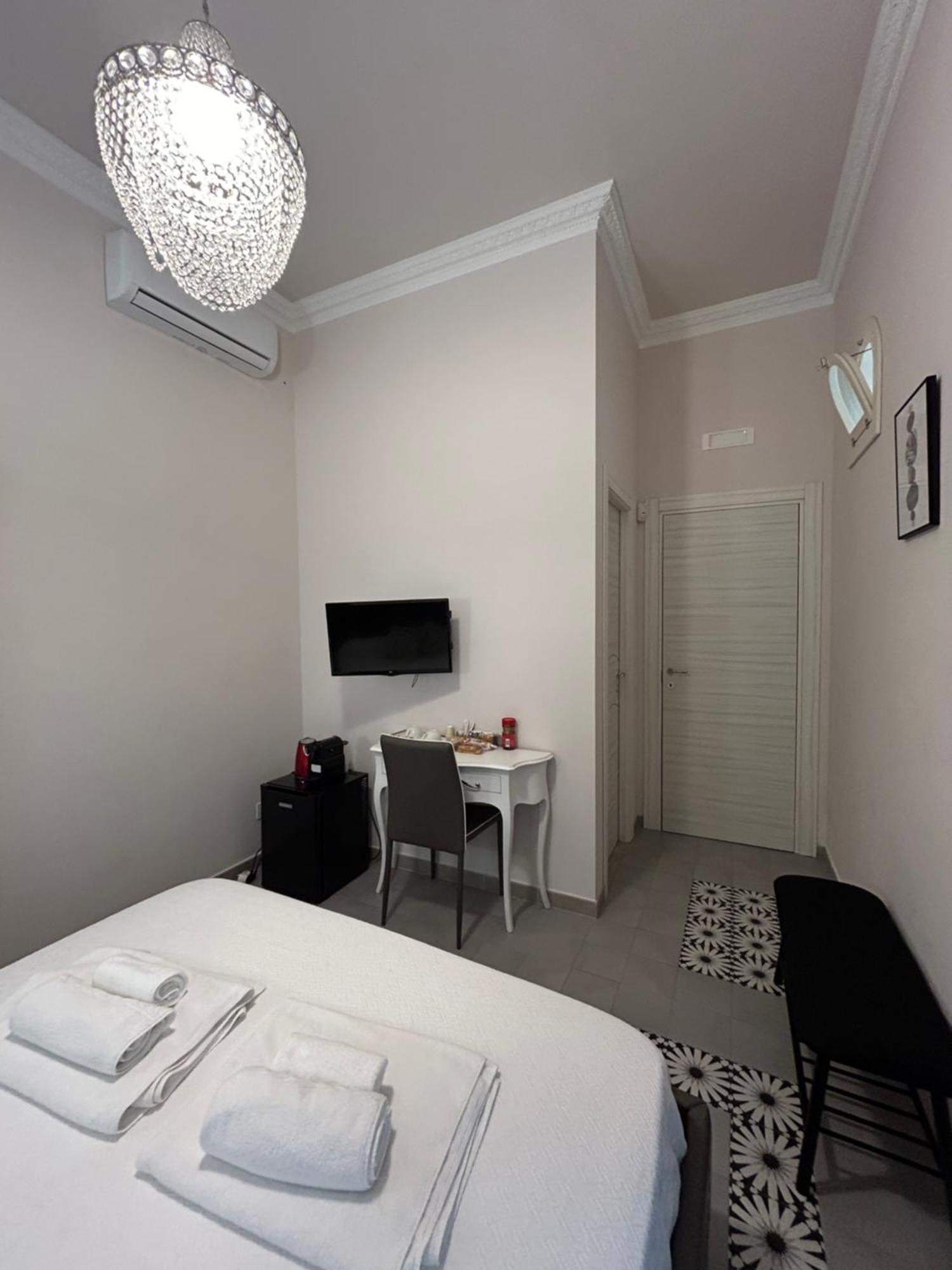 Dimora Le Pietre Del Mare Hotell Pizzo  Exteriör bild