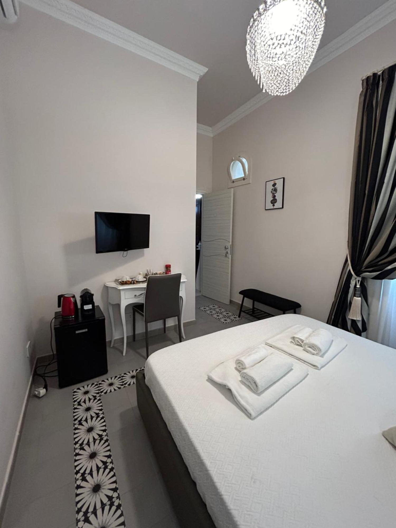 Dimora Le Pietre Del Mare Hotell Pizzo  Exteriör bild