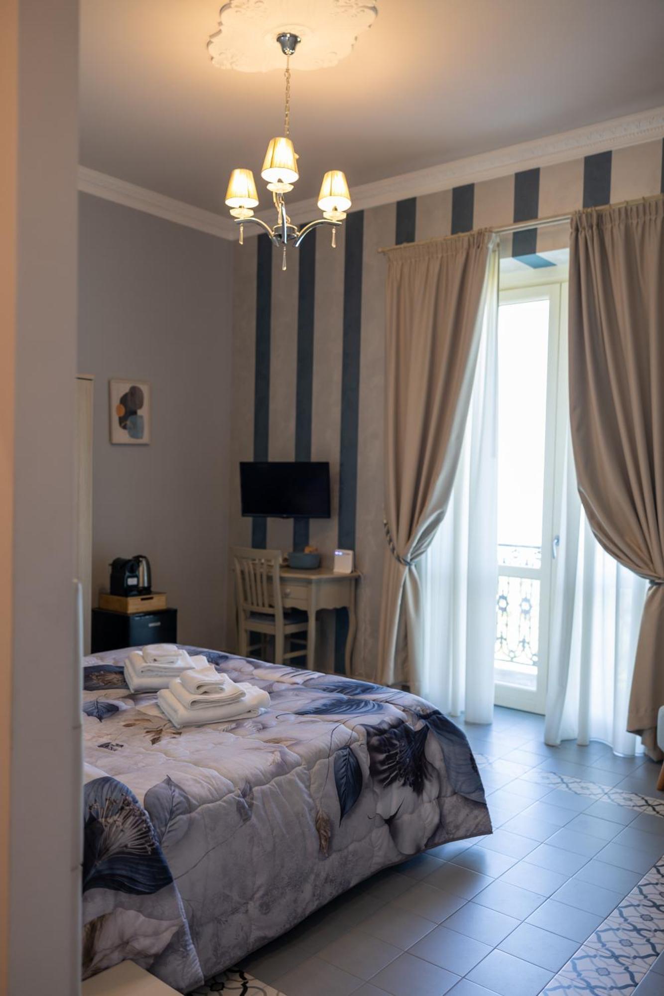 Dimora Le Pietre Del Mare Hotell Pizzo  Exteriör bild