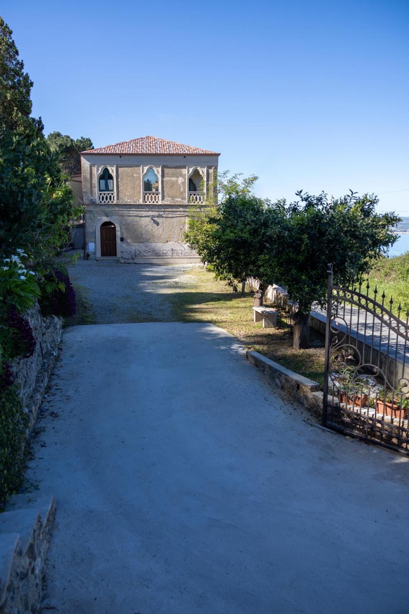 Dimora Le Pietre Del Mare Hotell Pizzo  Exteriör bild